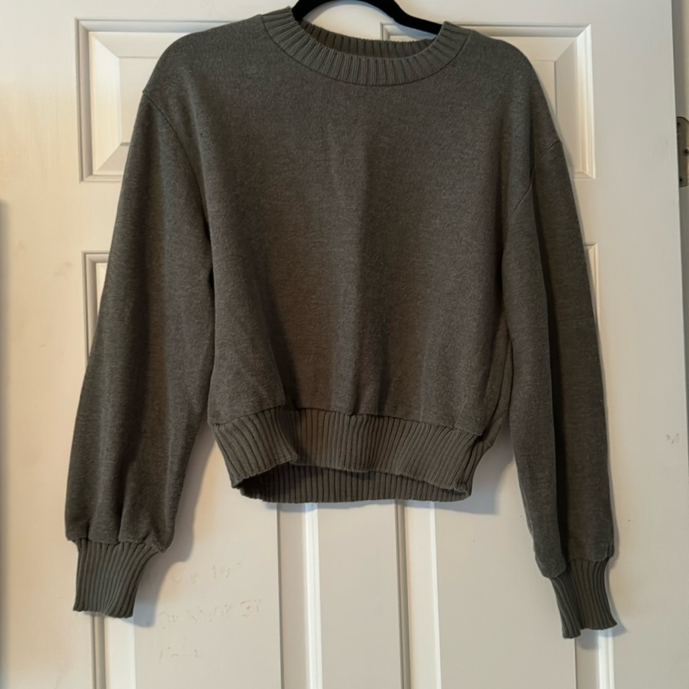 Zara / Crewneck Sweater / Size M